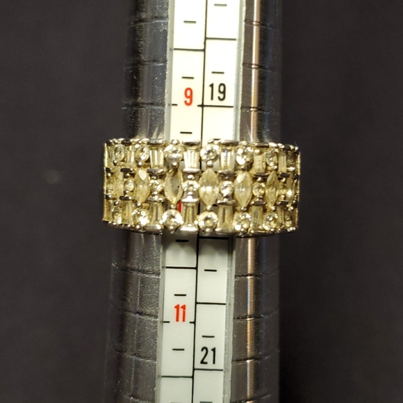 Sterling Silver and CZ Ladies Ring - Picture 6 of 8